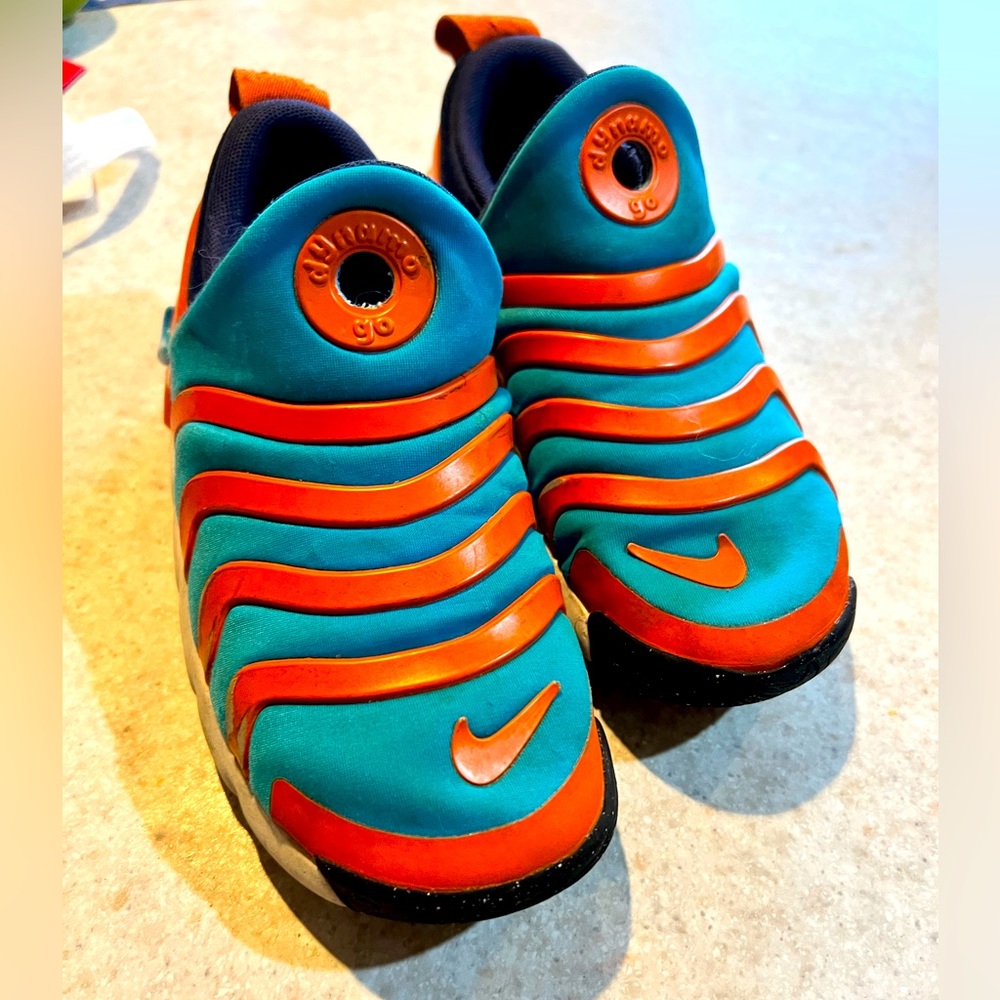 Nike Dynamo Go Orange and Blue Children’s size 2Y